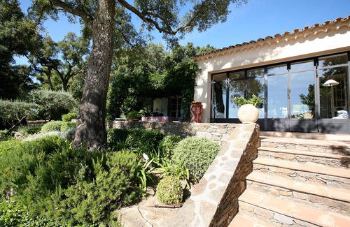 La Garde-Freinet House | Beautiful Mini-Estate with Boules, Tennis, Large Pool with Vineyard Vews