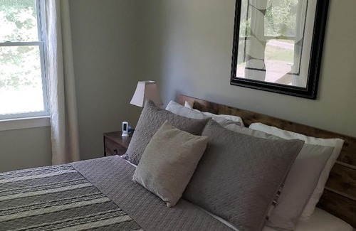 Quinton House | Beautiful, Modern & Convenient Home in Quinton, VA