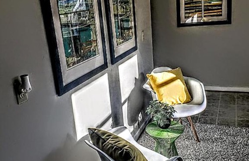 Quinton House | Beautiful, Modern & Convenient Home in Quinton, VA