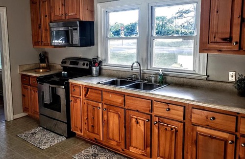 Quinton House | Beautiful, Modern & Convenient Home in Quinton, VA