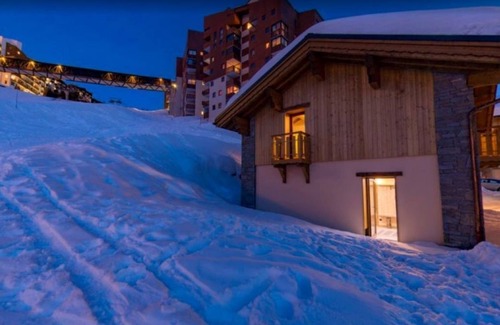 Les Bruyeres Ski Chalet | Beautiful modern chalet in Les Menuires - Ski-in Ski-out location