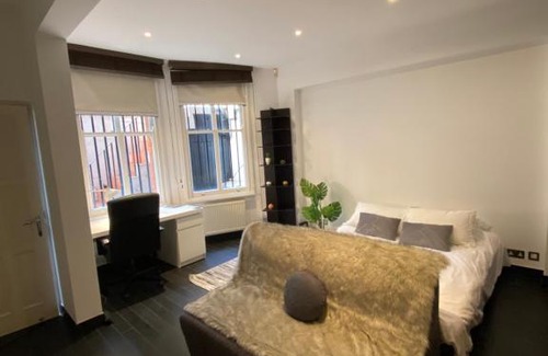 Queen's Gate Apartment | Beautiful Modern studio in High Street Kensington