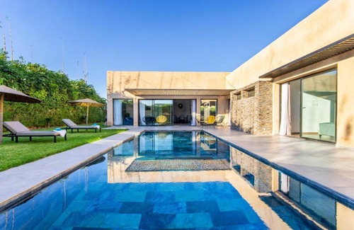 El Aggada Villa | Beautiful Modern Villa with heated Pool at Marrakech