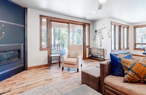 South Lake Tahoe House | Beautiful Mountain Home w/WiFi, EVC, Private W/D - Walk to Heavenly & Lake