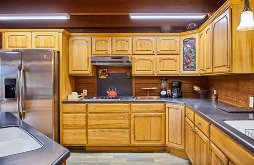 Newport Cabin | Beautiful Mountain View log cabin