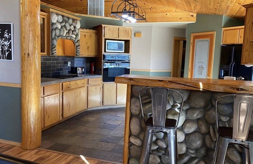 Weed House | Beautiful Mt.Shasta View Home on large Acreage