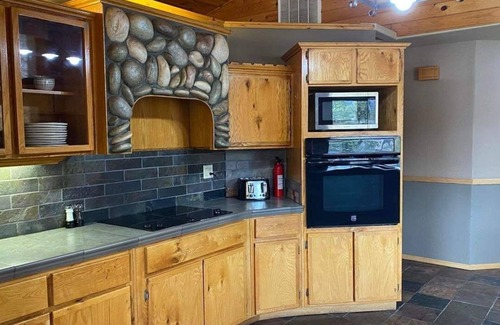 Weed House | Beautiful Mt.Shasta View Home on large Acreage