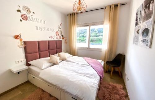 Castillo de Sabinillas Apartment | Beautiful New Apartment with Sea View