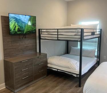 Tulane - Gravier House | Beautiful NEW 5BR Home with outdoor seating