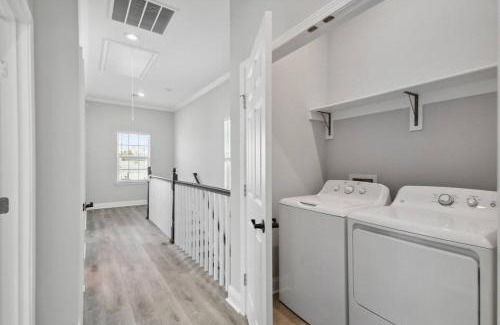 Tulane - Gravier House | Beautiful NEW 5BR Home with outdoor seating