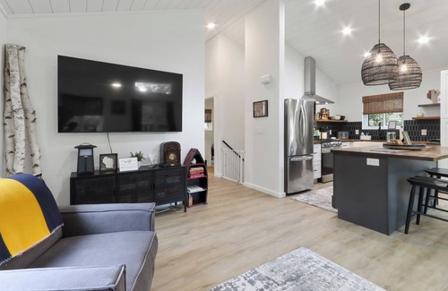 Elkhorn House | Beautiful new home in Elkhorn, at Lake Wandawega.