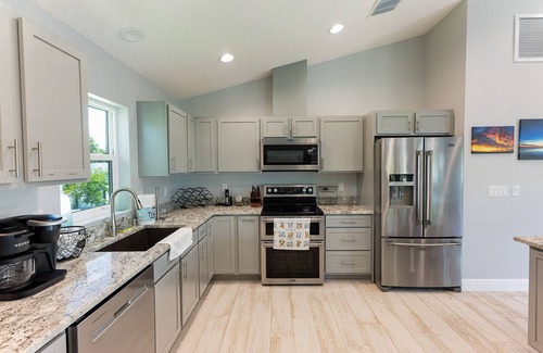 Weeki Wachee Gardens House | Beautiful New Home on Weeki Wachee River with boat dock
