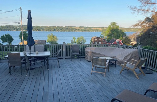 Skaneateles House | Beautiful newly renovated lake cottage near Anyelas Winery. 4 miles from Village