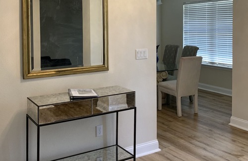 Westside House | Beautiful newly updated 4 bedroom home