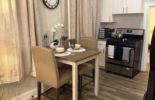 Norfolk Apartment | Beautiful Norfolk Studio Apartment - Prime Location Near Hospitals