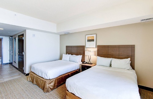 Northeast Virginia Beach Resort | Beautiful Oceanfront 2 bedroom luxury suite at Oceanaire Resort, upscale resort