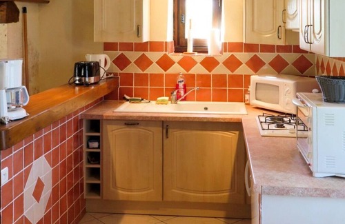 Lalbenque Villa | Beautiful private villa for 4 guests with TV, terrace and pets allowed