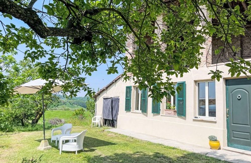 San Damiano dʼAsti House | Beautiful private villa for 2 people with WIFI, A/C, TV, patio, pets allowed and panoramic view