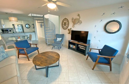 Pensacola Beach House | Beautiful, pet friendly 2 bedroom/2.5 bath townhome with amazing view!