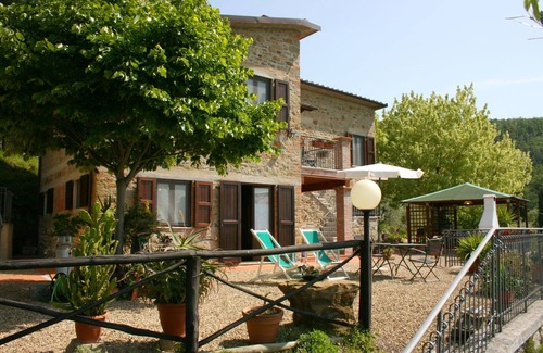 Loro Ciuffenna Villa | Beautiful private villa for 10 people with private pool, WIFI, TV and pets allowed, close to Are.