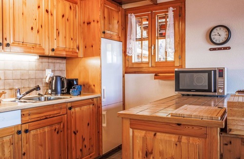 Nendaz House | Beautiful private villa for 8 guests with WIFI, TV and terrace