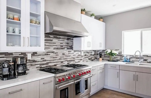 Hollywood Hills Villa | Beautiful Private Designer Home in Hollywood Hills