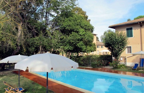 San Miniato Basso House | Beautiful private villa for 20 people with WIFI, private pool, TV, patio and pets allowed