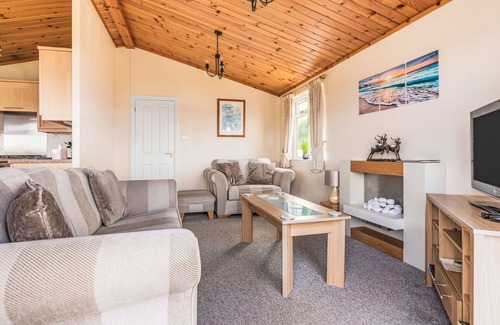Kinross House | Beautiful private villa for 4 guests with WIFI, TV, balcony and pets allowed