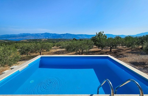 Praznica House | Beautiful private villa for 5 people with WIFI, private pool, A/C, TV, terrace and panoramic view