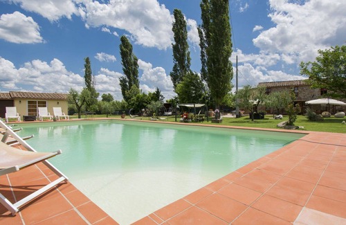 Cascine-La Croce Villa | Beautiful private villa for 14 people with WIFI, private pool, A/C, TV, patio and pets allowed