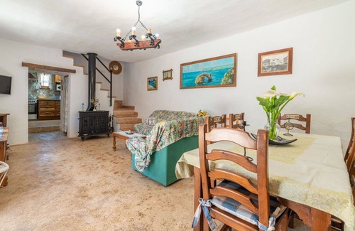 Cala Llombards House | Beautiful private villa for 6 people with TV, balcony and pets allowed
