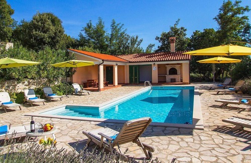 Diminici Villa | Beautiful private villa for 10 people with A/C, pool, WIFI, TV and terrace
