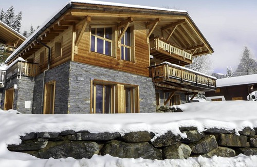 Ollon House | Beautiful private villa for 8 guests with hot tub, WIFI, TV, terrace and pets allowed