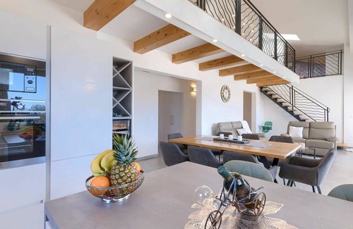 Nova Vas House | Beautiful private villa for 8 people with hot tub, private pool, A/C, WIFI, TV and terrace