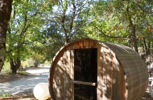 Villars House | Beautiful private villa for 4 guests with WIFI, pool, terrace, pets allowed and parking