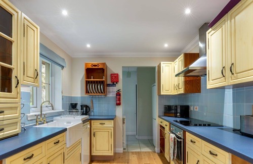 Bearnock House | Beautiful private villa for 4 guests with TV, patio, pets allowed, panoramic view and parking