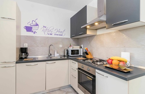 Vinez House | Beautiful private villa for 6 people with A/C, private pool, WIFI, TV and terrace