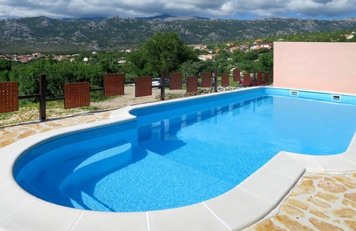 Rovanjska House | Beautiful private villa for 8 people with WIFI, private pool, hot tub, A/C, TV and terrace