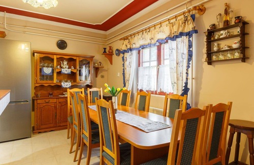 Balatonkiliti House | Beautiful private villa for 10 people with WIFI, A/C, private pool, TV and patio