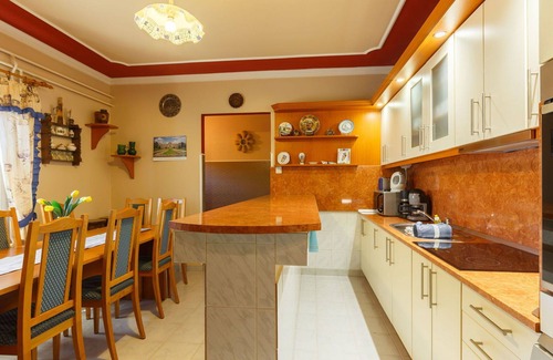 Balatonkiliti House | Beautiful private villa for 10 people with WIFI, A/C, private pool, TV and patio