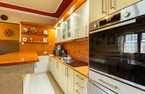 Balatonkiliti House | Beautiful private villa for 10 people with WIFI, A/C, private pool, TV and patio