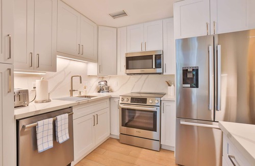 Lake Ida Shores House | Beautiful Remodeled Pool Home in the Heart of Downtown Delray Beach!