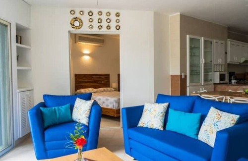 Same Apartment | Beautiful Remodeled Apartment 2 Rooms WIFI