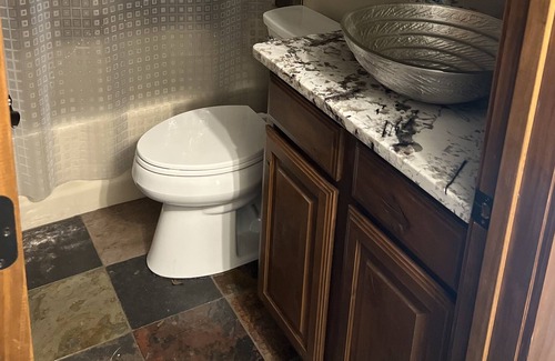 Eufaula Cabin | Beautiful, Remodeled Waterfront Lake Cabin!