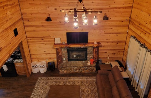 Eufaula Cabin | Beautiful, Remodeled Waterfront Lake Cabin!