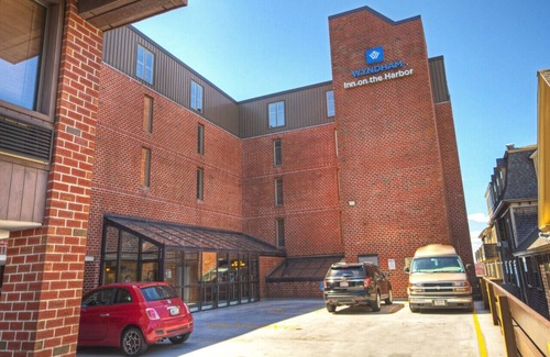 Yachting Village Condo | Beautiful Resort in Inn on the Harbor 1BD near The Cliff Walk