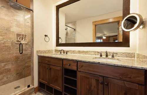 Gatlinburg Resort | beautiful resort w/jacuzzi, near a lot of attactions in Gatlinburg/Pigeon Forg/