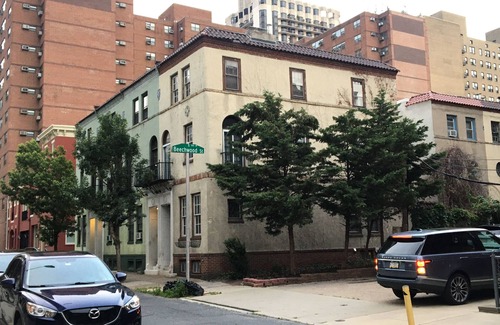 Center City West House | Beautiful Rittenhouse Square House 4 bedroom and 2 baths
