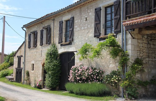 Le Verdier House | Beautiful rural gite with private 12m pool and gardens for relaxing holidays