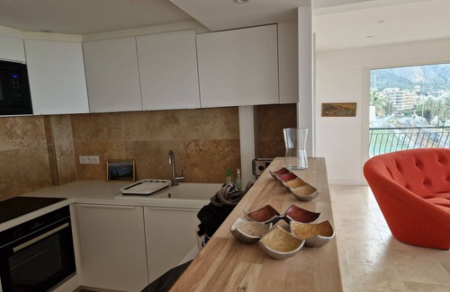 Menton Apartment | Beautiful sea view, beach 100m away. All comforts. As new